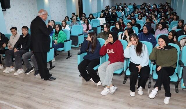 KARAKÖPRÜ’DE 2 BİN 750 ÖĞRENCİYE SEMİNER