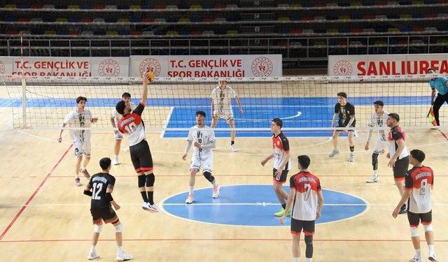 ŞANLIURFA BÜYÜKŞEHİR BELEDİYESİ GENÇ ERKEKLER VOLEYBOL TAKIMINDAN FİLEDE İKİNCİ GALİBİYET