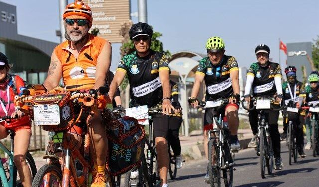 2. GÖBEKLİTEPE BİSİKLET FESTİVALİ’NDE 250 SPORCU HALİLİYE’DE PEDAL ÇEVİRDİ