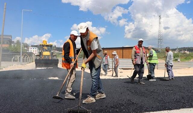 BÜYÜKŞEHİR, BULUNTU HOCA BULVARI’NDA ASFALT ATAĞINI SÜRDÜRÜYOR
