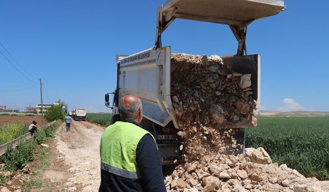 BÜYÜKŞEHİR, HARRAN’DA 7,2 KİLOMETRELİK YOLU YENİLİYOR