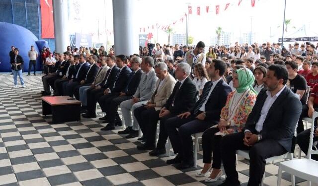 ŞANLIURFA’DA “BİLİM ŞENLİĞİ” BÜYÜK İLGİYLE BAŞLADI
