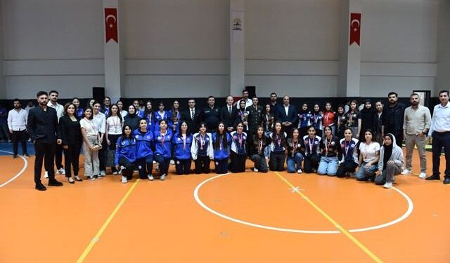 Siverek Belediyesi'nce 19 Mayıs Gençlik Şöleni düzenlendi