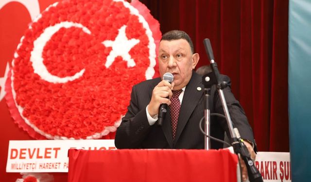 MHP’li Vekil İbrahim Özyavuz, Kayapınar Kongresi’nde Divan Başkanlığı Yaptı
