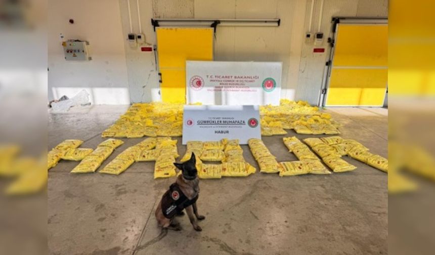 850 kilogram ağırlığında eroin ele geçirildi.