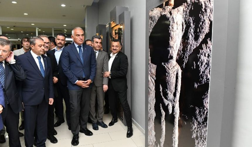 Bakan Ersoy Dünya Neolitik Kongresi İçin Şanlıurfa’da