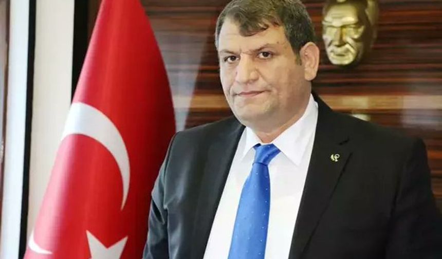Başkan Ayhan "bu müstesna gecenin milletimiz, İslam alemi ve tüm insanlık için hayırlar getirmesini dilerim"