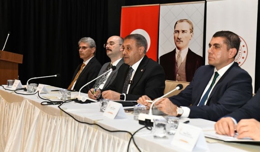 VALİ ŞILDAK’IN EĞİTİM ADRESİ BU KEZ BİRECİK OLDU