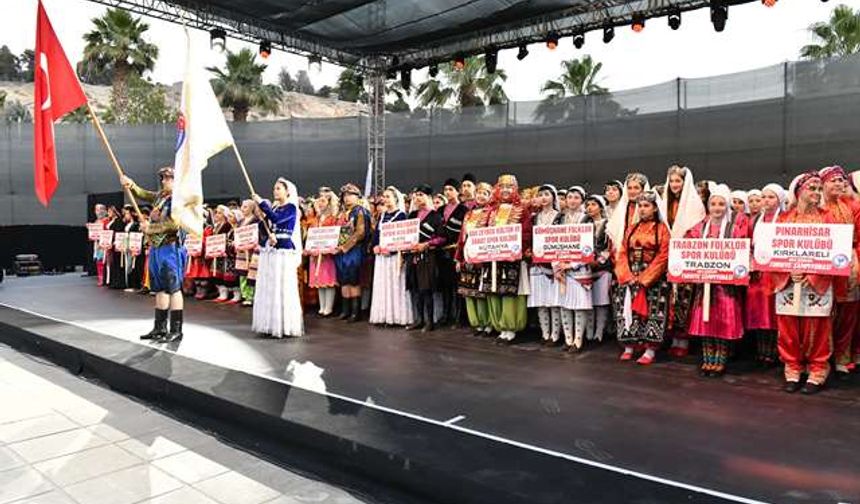 Vali Şıldak, "Şanlıurfa ulusal kültür kimliğimizin en güzel örneğinin yaşatıldığı bir programa ev sahipliği yapıyor"