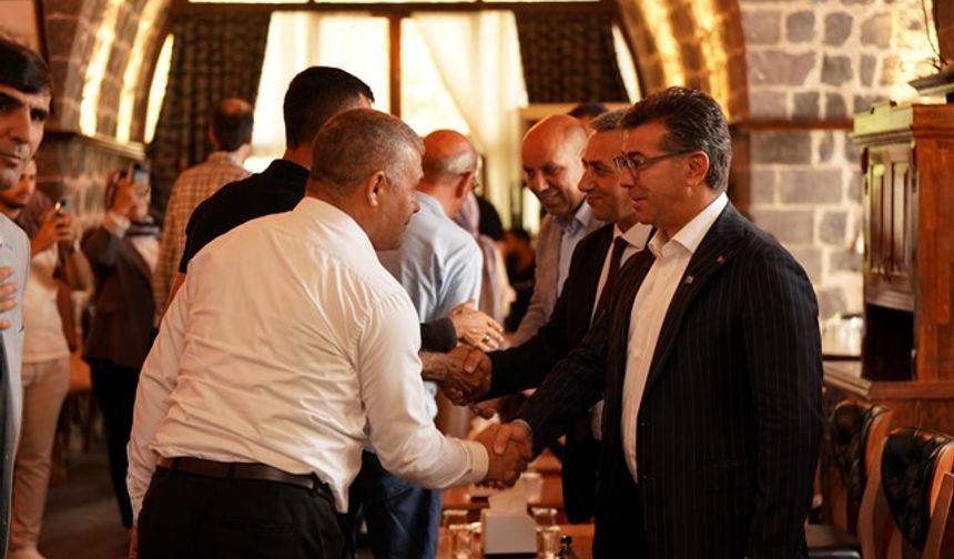 Başkan Bucak Vatandaşlarla Bayramlaştı