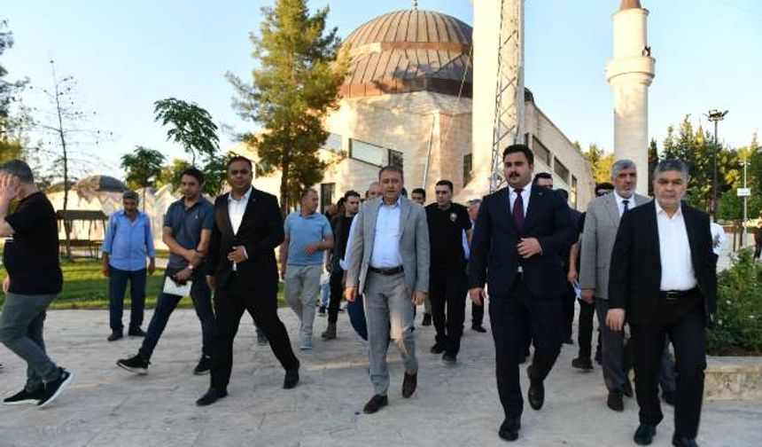 VALİ ŞILDAK EYYÜP NEBİ’DE İNCELEMEDE BULUNDU
