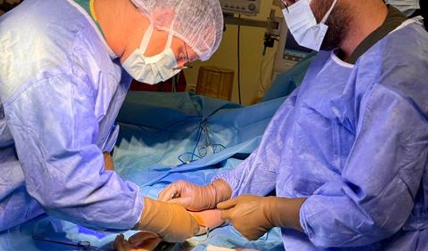 Hilvan Devlet Hastanesi’nde İlk Ortopedi Ameliyatı Başarıyla Gerçekleştirildi