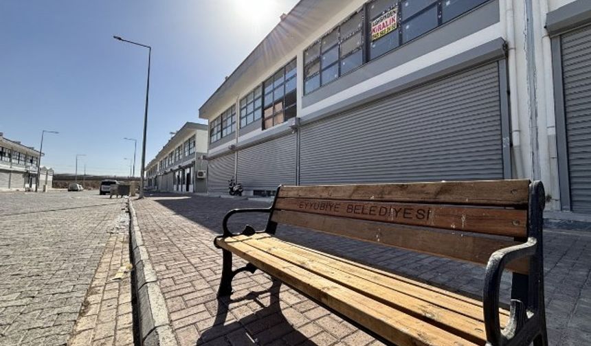 AYAKKABICILAR SİTESİ PARKI TAMAMLANIYOR