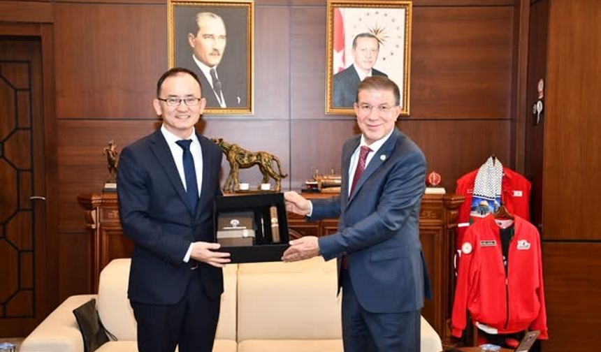 Çin’in Ankara Büyükelçisi Harran Üniversitesi’ni ziyaret etti.