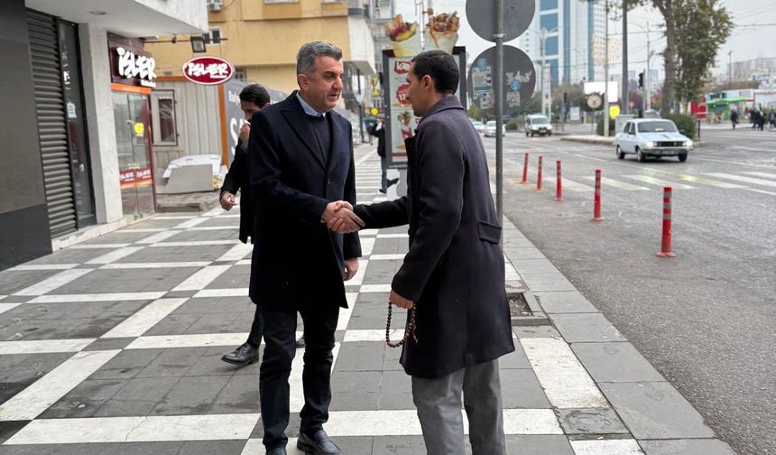 İL BAŞKANI GÜNBEGİ ESNAFLA GÜNE BAŞLADI