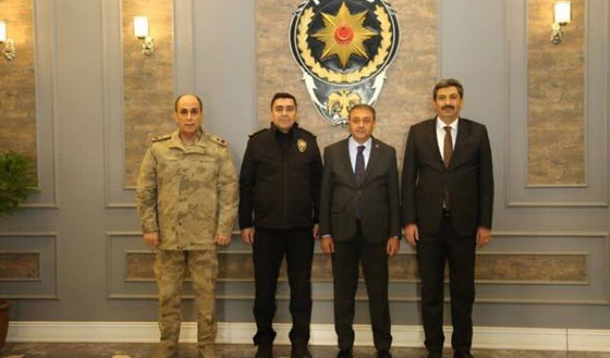 Vali Şıldak " 7/24 azim ve kararlılıkla çalışmalarımızın devam edeceğini bildiririz"