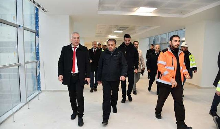 Vali Şıldak "Şanlıurfa Şehir Hastanesi inşaat alanında incelemede bulundu"