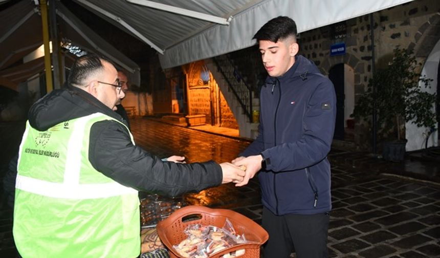 Siverek Belediyesi’nden Berat Kandili ikramı