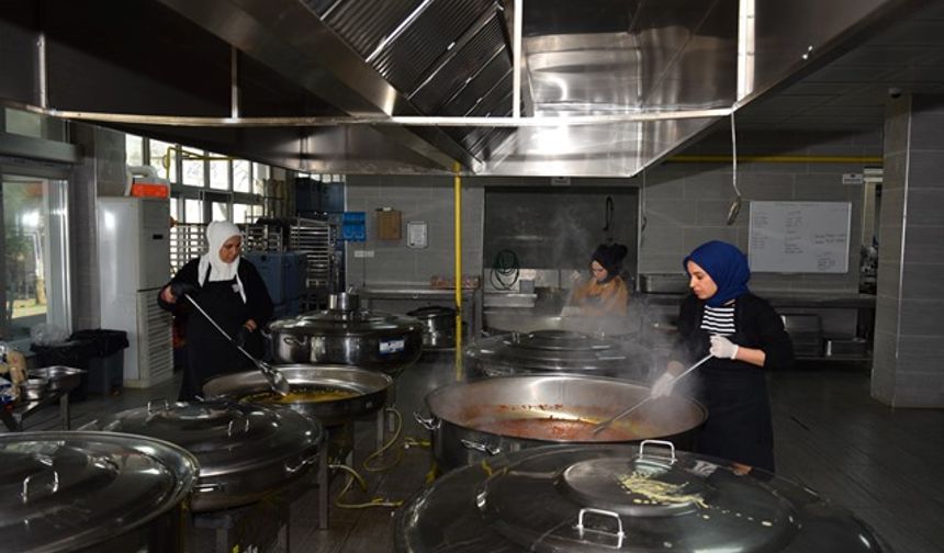 Başkan Bucak: "İftar yemeklerini artık Siverek Belediyesi sağlıyor"