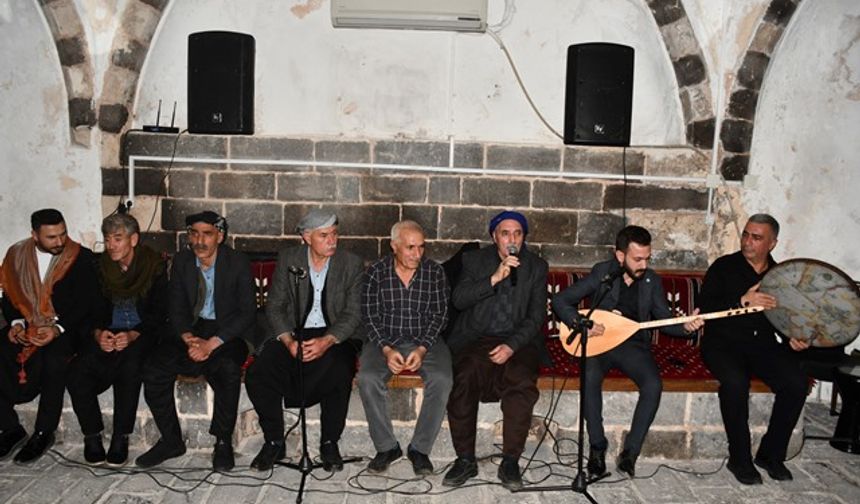 Siverek'te dengbejler tarihi hamamda haykırdı