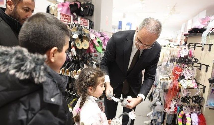 BABALARI GİBİ NAZLARINI ÇEKİYOR