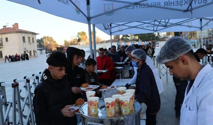 7’DEN 70’E HERKES BÜYÜKŞEHİR’İN İFTAR ÇADIRILARINDA BULUŞTU
