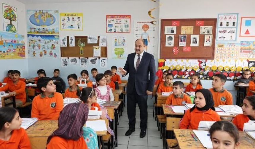 BAŞKAN GÜLPINAR, “HİKAYEMDE KONUĞUM VAR” ETKİNLİĞİNDE ÖĞRENCİLERLE BULUŞTU