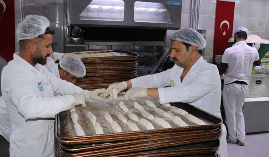 HALİLİYE’DE EVLERE İFTAR İKRAMI DEVAM EDİYOR