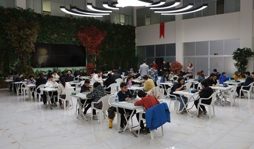 KARAKÖPRÜ SATRANÇ TURNUVASI’NA EV SAHİPLİĞİ YAPTI