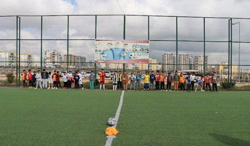 KARAKÖPRÜ’DE ÇOCUKLAR SPORLA BÜYÜYOR