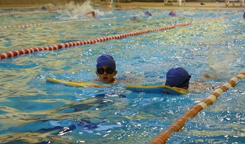 ŞANLIURFA’DA MİNİK YÜZÜCÜLERDEN 24 MADALYA