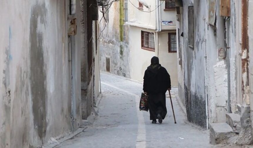 ŞANLIURFA’DA TARİHİ SOKAKLAR BÜYÜKŞEHİR İLE AYDINLATILACAK