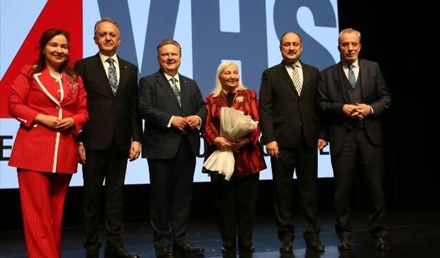 BAŞKAN GÜLPINAR, VİYANA’DA GÖBEKLİTEPE İLHAMLI SERGİNİN AÇILIŞINA KATILDI