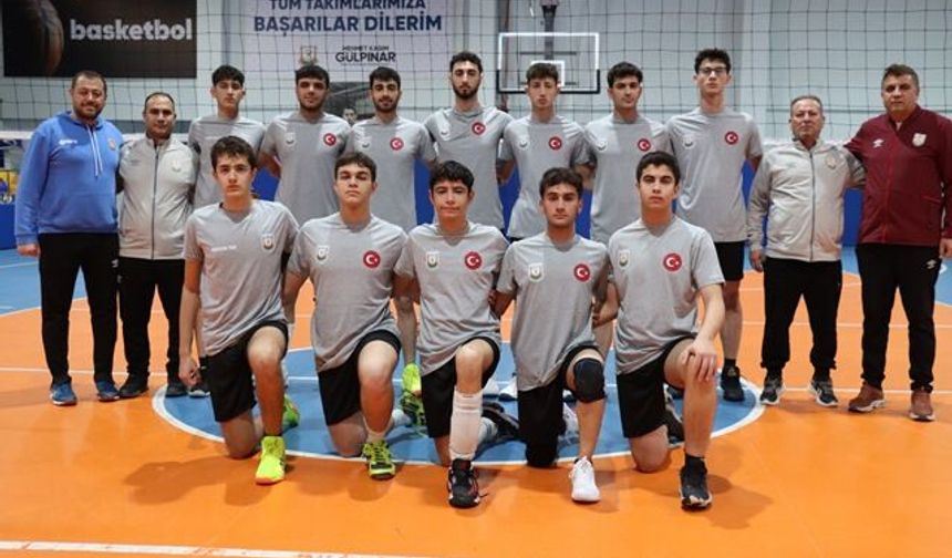 BÜYÜKŞEHİR BELEDİYESİ GENÇ ERKEKLER VOLEYBOL TAKIMI ÇEYREK FİNALLERE HAZIRLANIYOR