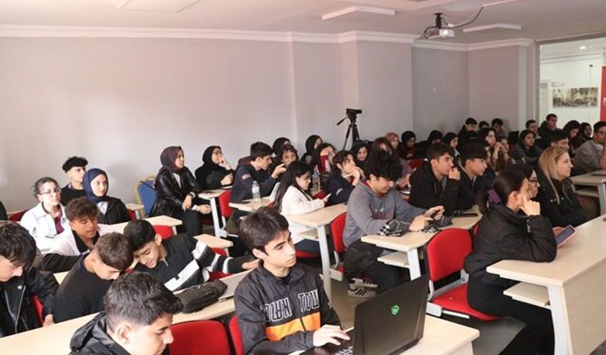 BÜYÜKŞEHİR’DEN GENÇLERE GELECEK ODAKLI EĞİTİM HAMLESİ