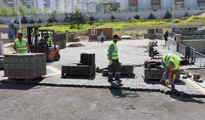 KARAKÖPRÜ’DE YOL SEFERBERLİĞİ: 12 EKİP SAHADA ÇALIŞIYOR