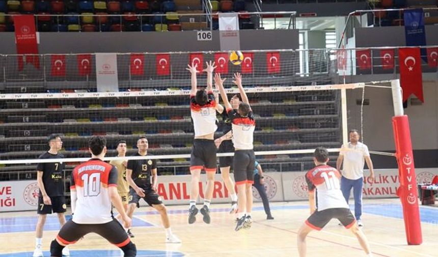 ŞANLIURFA BÜYÜKŞEHİR BELEDİYESİ GENÇ ERKEKLER VOLEYBOL TAKIMI FİLEDE İDDİALI