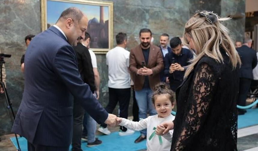 BAŞKAN GÜLPINAR, BÜYÜKŞEHİR PERSONELİYLE BAYRAMLAŞTI