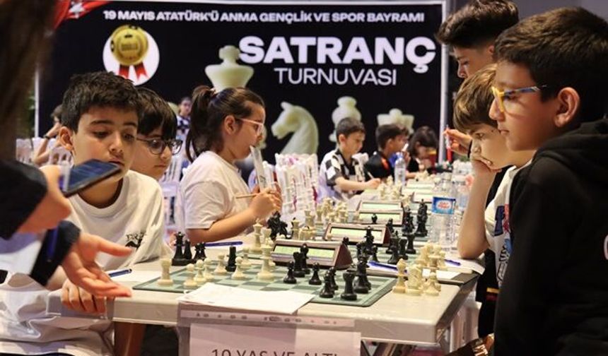 GENÇLİK HAFTASI SATRANÇ TURNUVASI BAŞLADI