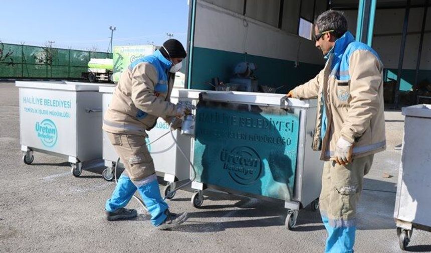 HALİLİYE’DE KONTEYNERLER HEM ÜRETİLİYOR HEM YENİLENİYOR