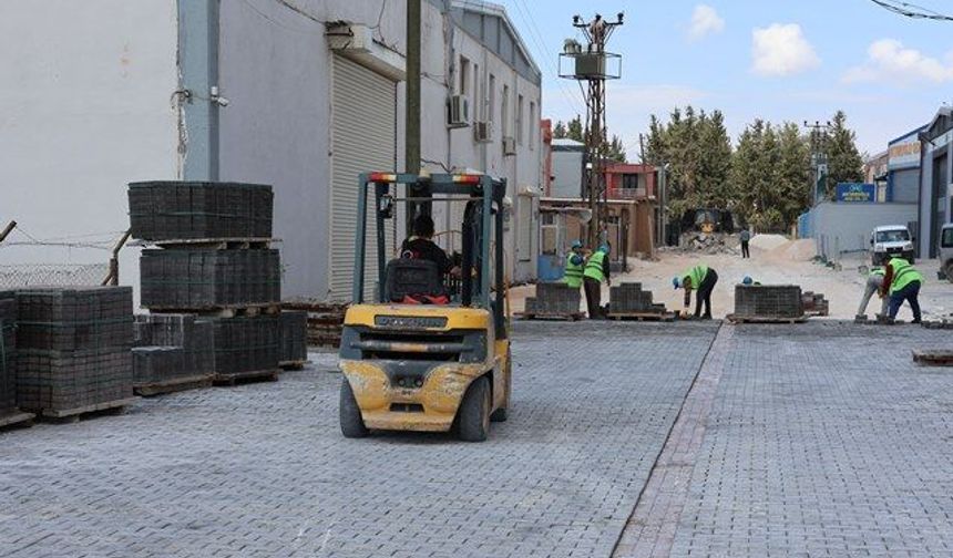 HALİLİYE’DE YOL ÇALIŞMALARI HIZ KESMEDEN SÜRÜYOR