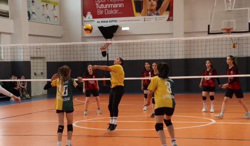 KARAKÖPRÜ’DE VOLEYBOL HEYECANI BAŞLADI!