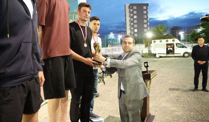 ŞANLIURFA’DA 19 MAYIS TENİS TURNUVASI COŞKUYLA TAMAMLANDI