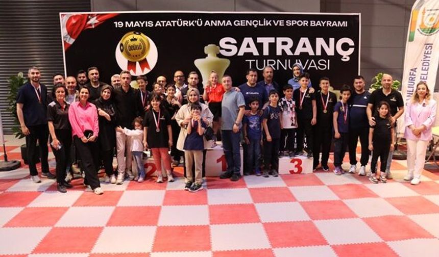 ŞANLIURFA’DA GELECEĞİN SATRANÇ USTALARI ÖDÜLLENDİRİLDİ