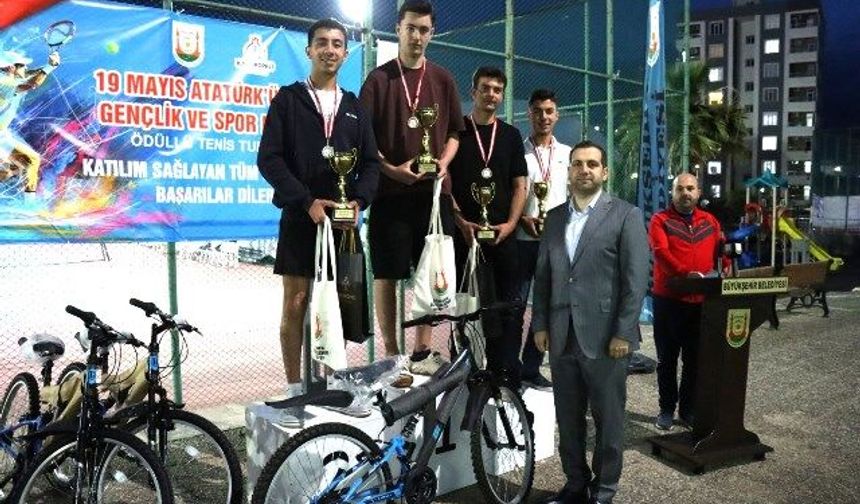 : ŞANLIURFA’DA ÖDÜLLÜ TENİS TURNUVASI FİNALLE SONA ERDİ