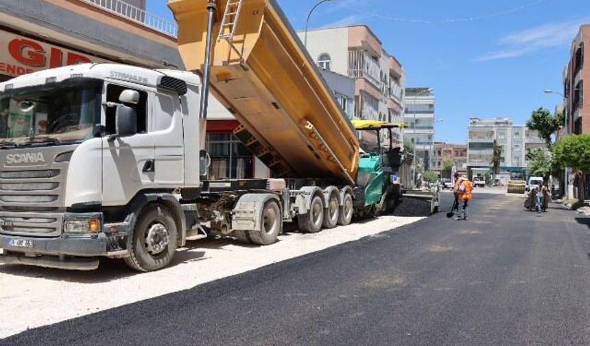 VİRANŞEHİR UĞUR BORAN CADDESİ’NDE ASFALT SEVİNCİ