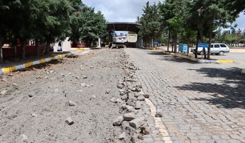 YENİ ASRİ MEZARLIKTA SICAK ASFALT ÇALIŞMASI YAPILACAK