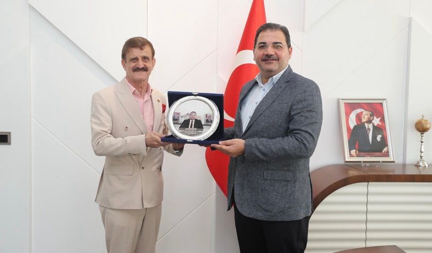 URFA GAP YÖNETİM KURULU BAŞKANI ERBÜLBÜL’DEN BAŞKAN CANPOLAT’A TEŞEKKÜR PLAKETİ