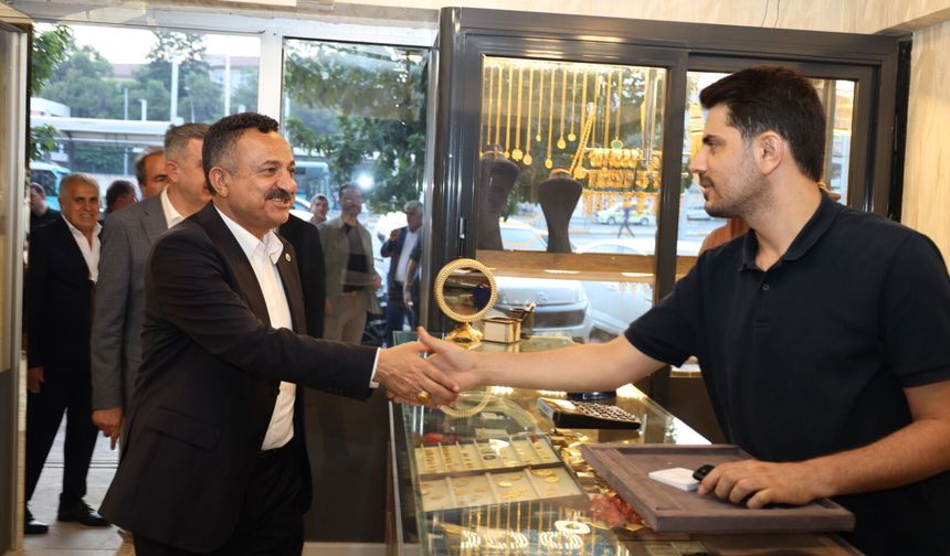 Telefona Değil, Gönüllere Çıkan Hat: Şanlıurfa’nın 7/24 Ulaşılabilen Vekili Hikmet Başak