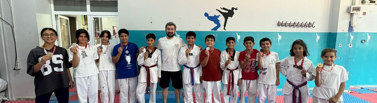 AKÇAKALE’NİN TAEKWONDO GURURU: 16 MADALYA!